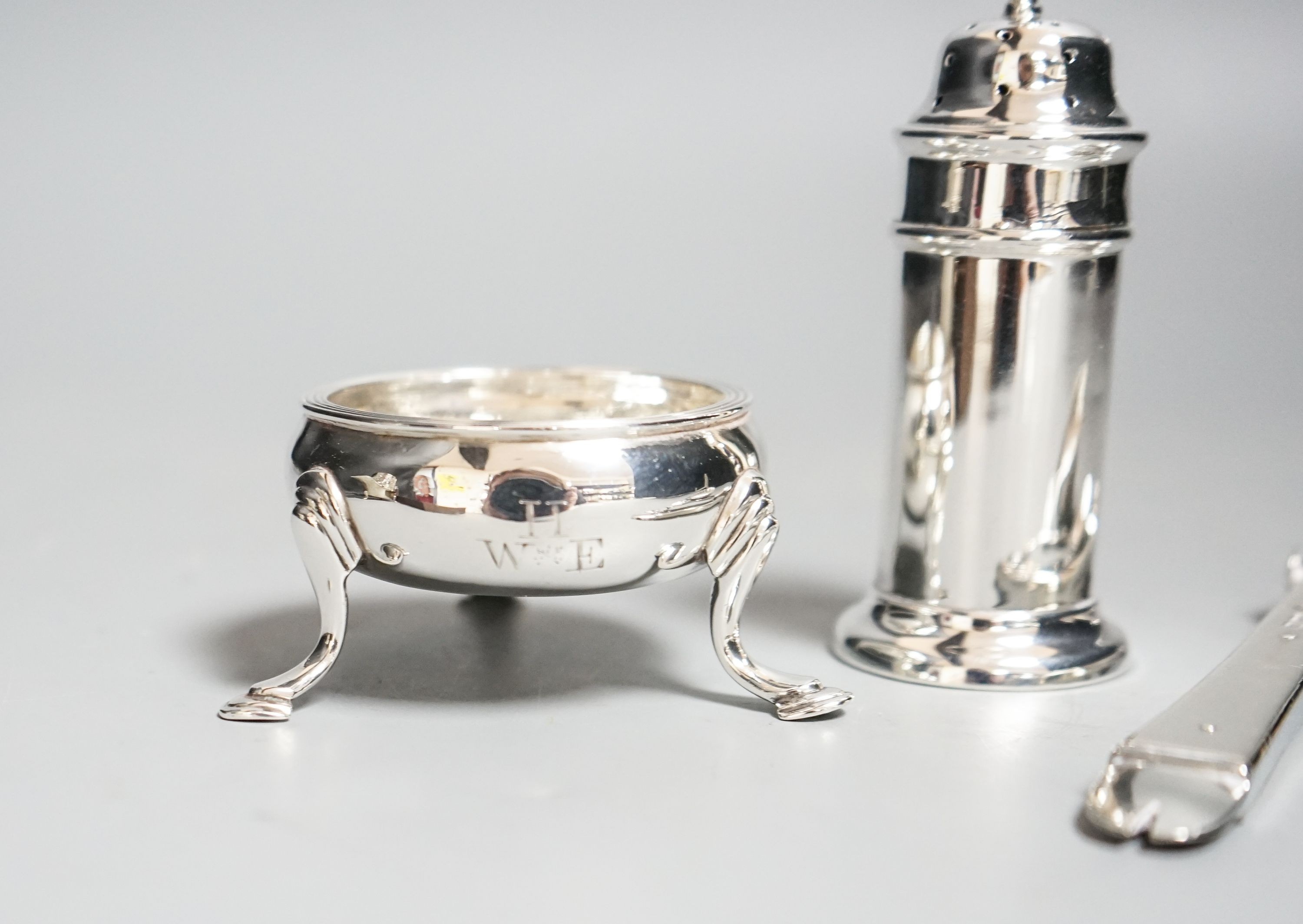 Small silver including a Georgian salt, caddy spoon, pepperette etc.